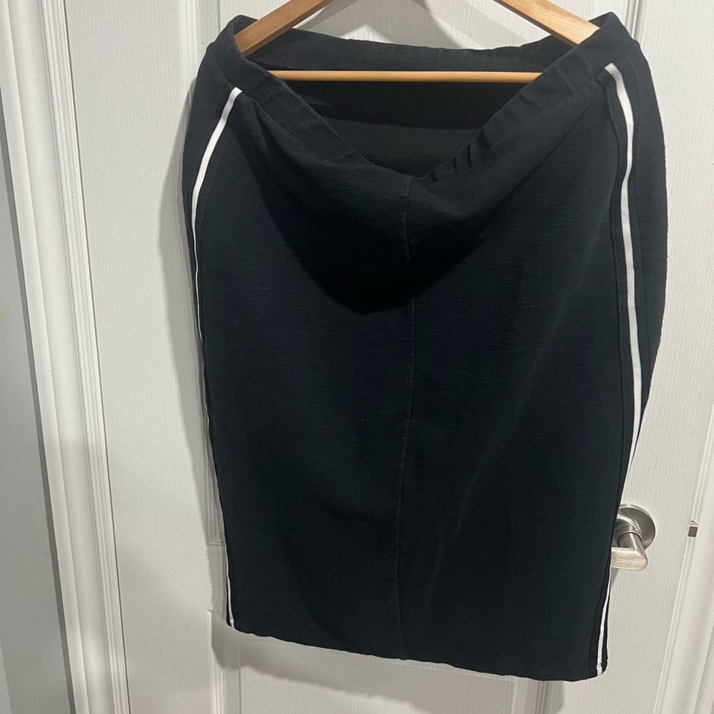 Hema Classic Black Midi Skirt with White Accents